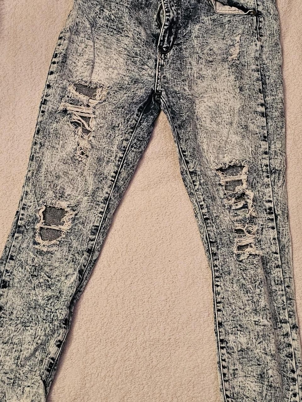 Women’s Acid Wash Distressed Skinny Jeans - Light Gray